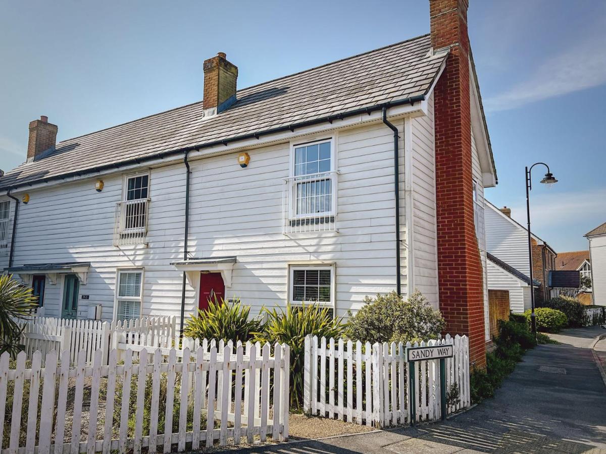 Tradewinds Villa Camber Exterior photo